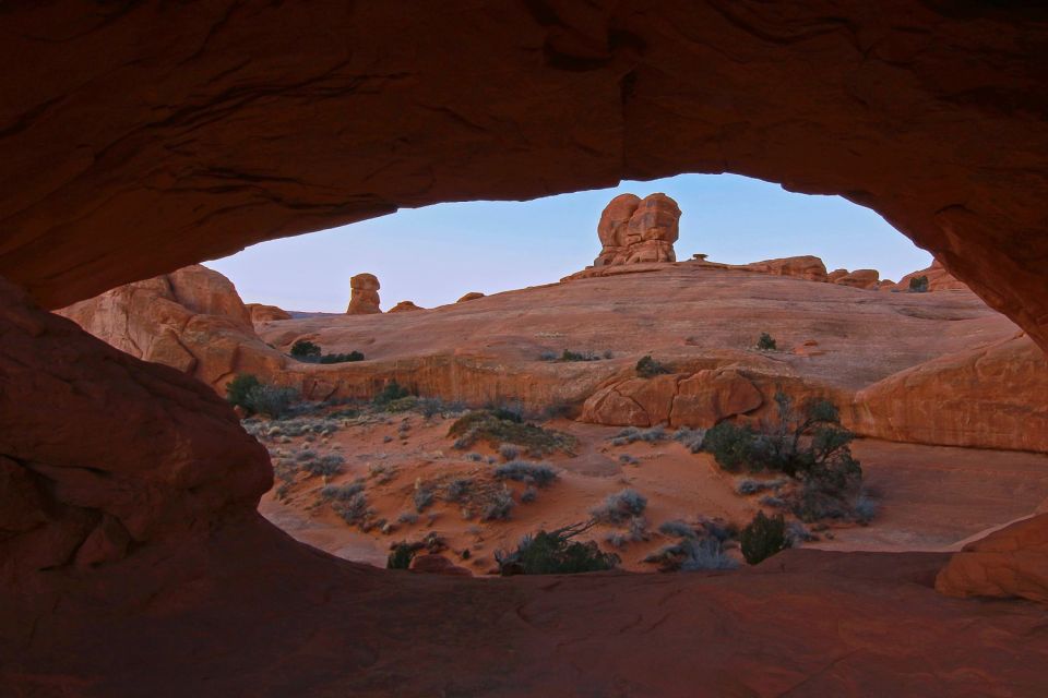 From Moab: Arches National Park 4x4 Drive and Hiking Tour - Full-day Exploration