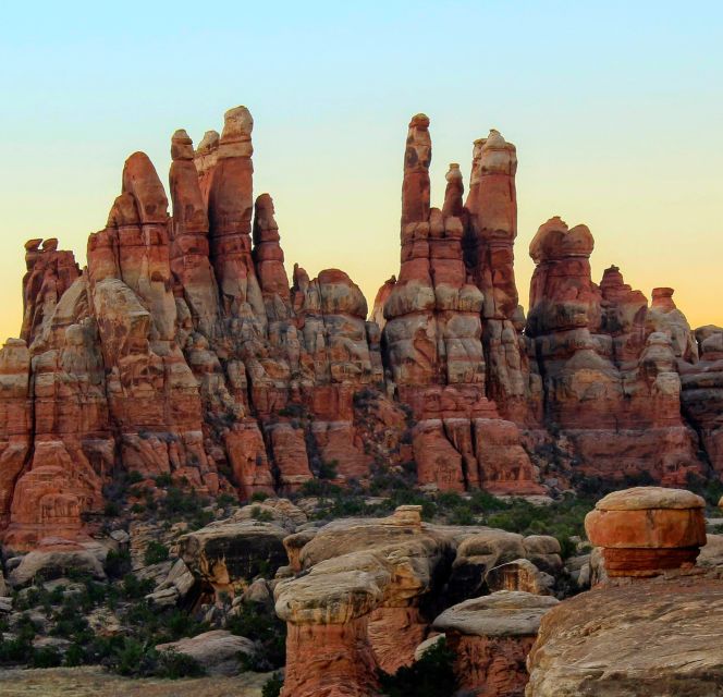 From Moab: Canyonlands Needle District 4x4 Tour - Desert Scenery and Rock Art