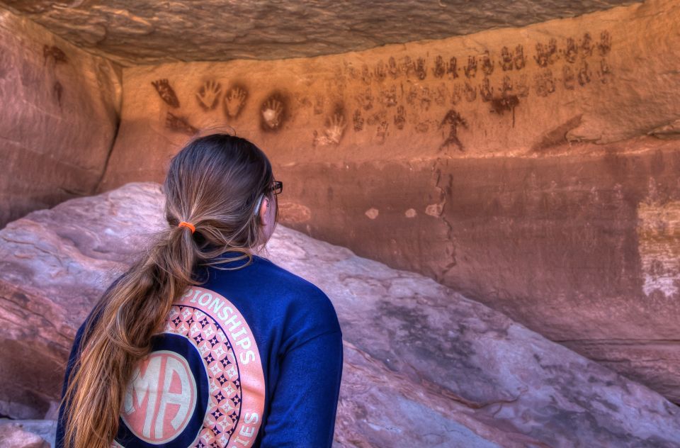 From Moab: Canyonlands Needle District 4x4 Tour - Lunch and Refreshments