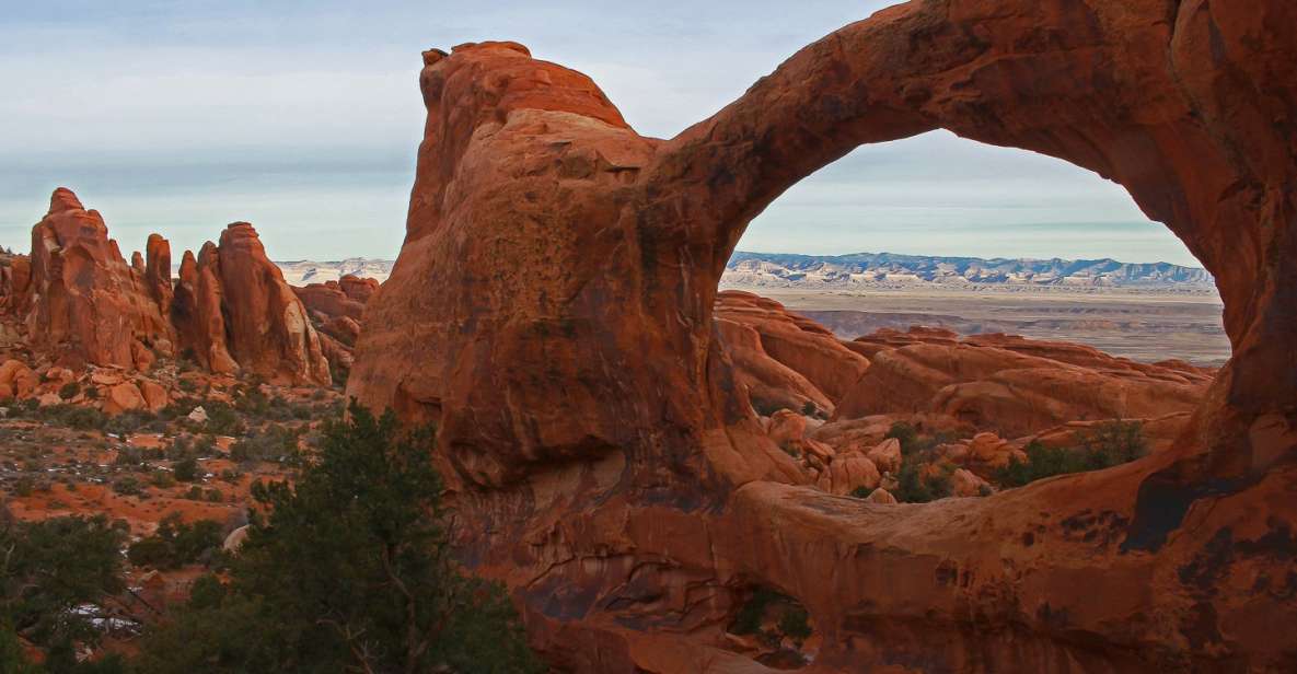 From Moab: Full-Day Canyonlands and Arches 4x4 Driving Tour - Exploring Canyonlands National Park
