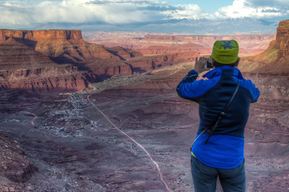 From Moab: Full-Day Canyonlands and Arches 4x4 Driving Tour - Inclusions and Amenities
