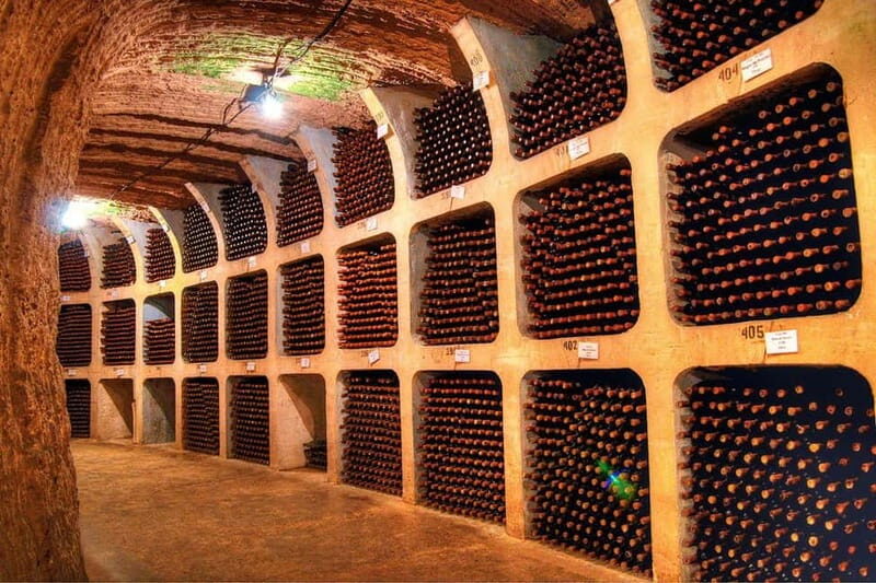 from Moldova: Manuc Bei mansion -Milesti Mici wine cellar - Key Points