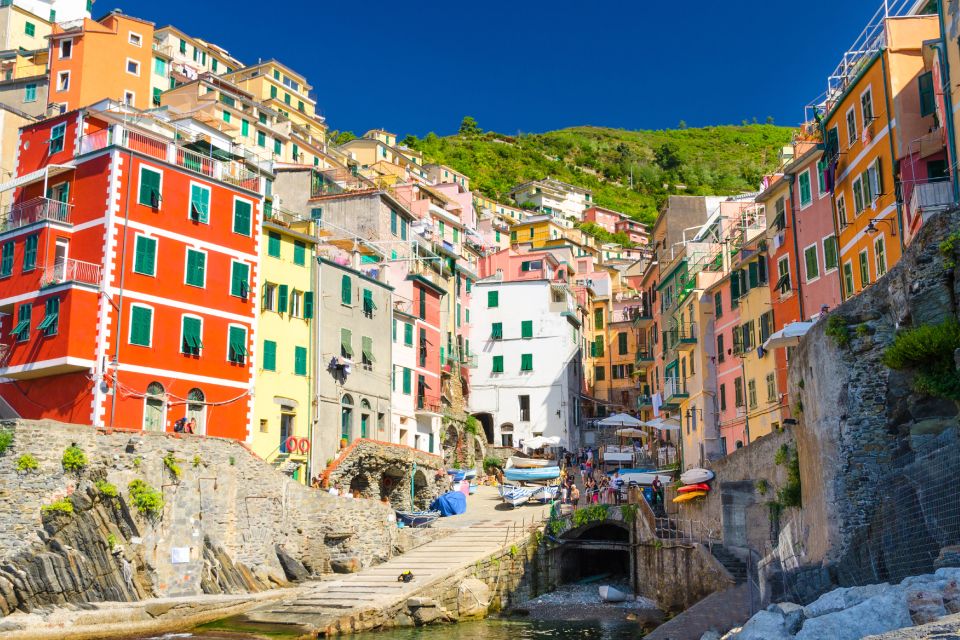 From Montecatini: Full-Day Excursion to Cinque Terre - Visiting the Coastal Towns