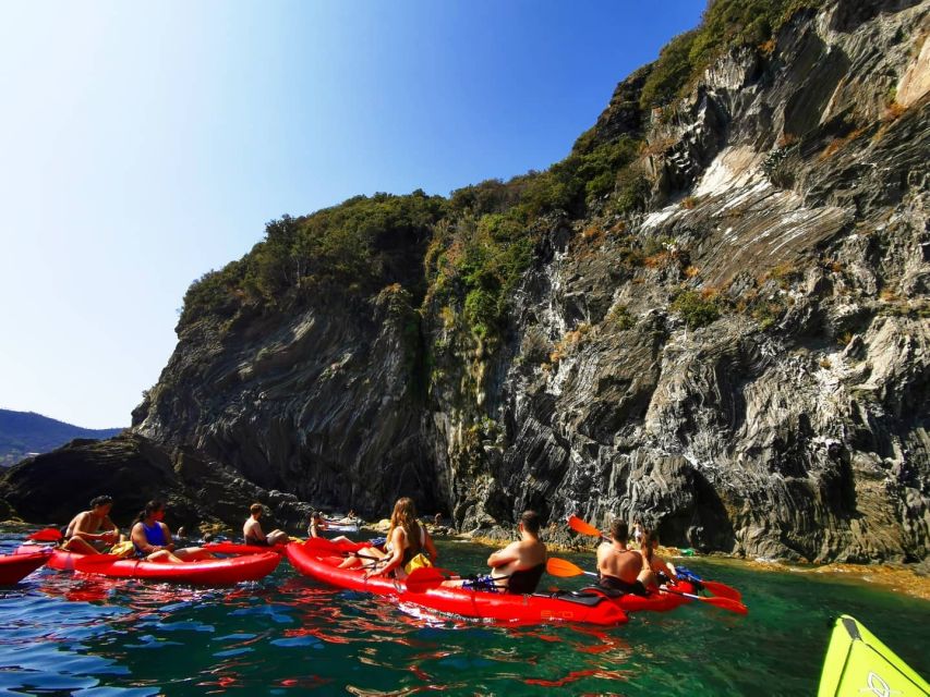 From Monterosso: Vernazza Bay Kayaking Tour - Highlights of the Kayaking Adventure