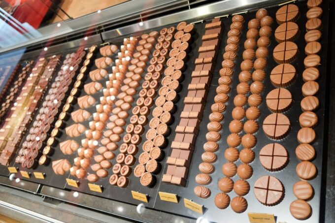 From Montreux: Gruyères City Cheese and Chocolate Day Tour - Discovering Gruyère Cheese at La Maison Du Gruyère