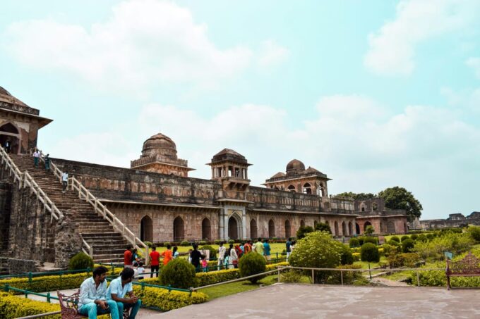 From Mumbai: Private 12-day Ancient Cave & Mughal Place Tour - Maheshwar and Mandu Odyssey