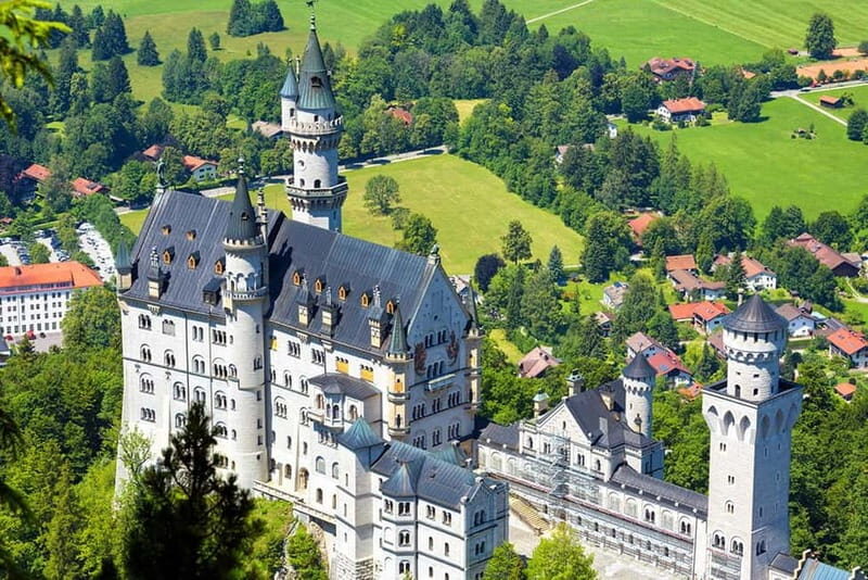 From Munich: Private Tour to Neuschwanstein Castle with Meal - Pricing and Value