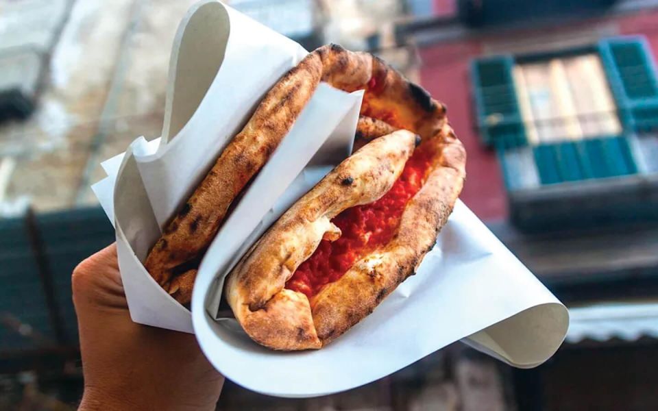 From Naples: Enjoy the Reggia Di Caserta and Masaniello's Pizza - Highlights of the Tour