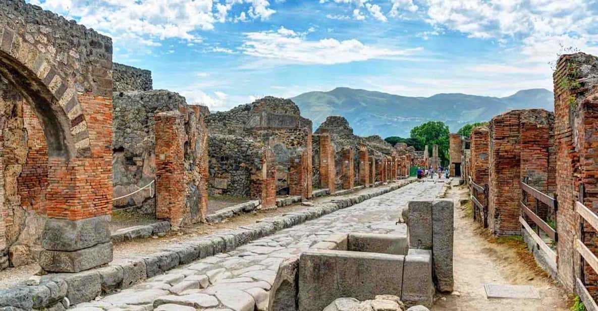 From Naples or Pompeii: Pompeii Skip-the-Line Entry and Tour - Exploring the Ruins of Pompeii