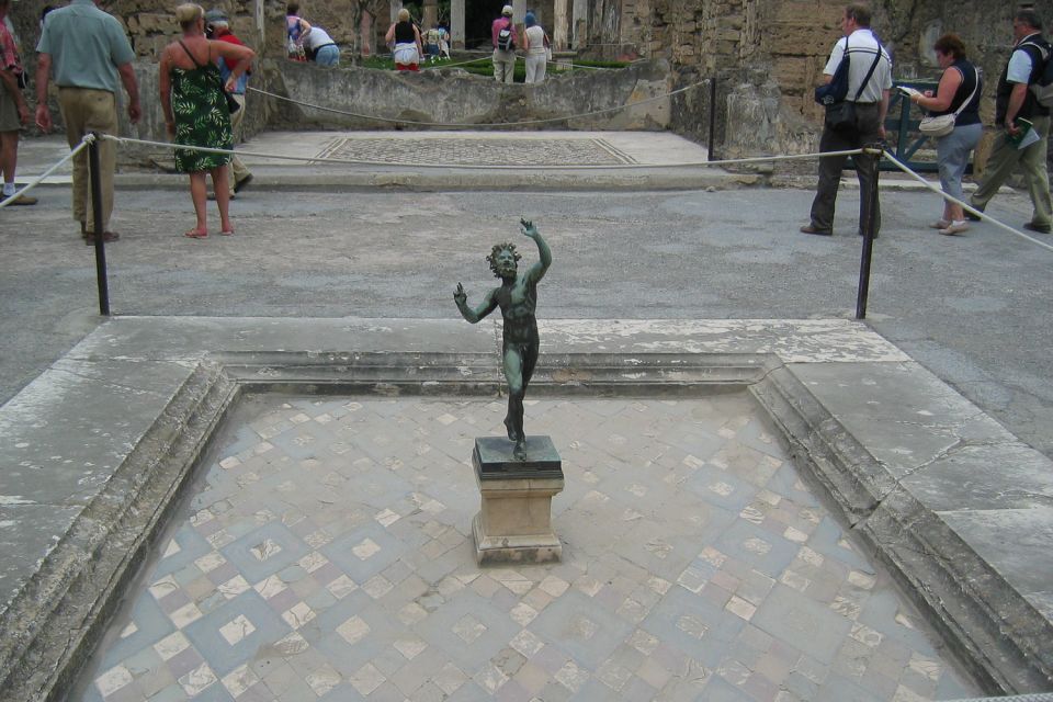 From Naples: Pompeii and Herculaneum Tour With Lunch - Guided Tour of Pompeii