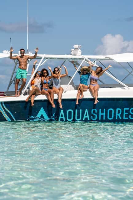 From Nassau: Exuma Powerboat Tour and Pig Beach with Lunch - The Main Event: Pig Beach at Big Major Cay