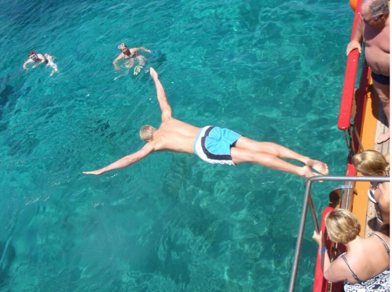 From Naxos: Koufonisia Boat Cruise and Rinas Cave W/ Lunch - BBQ Lunch and Koufonisi Exploration