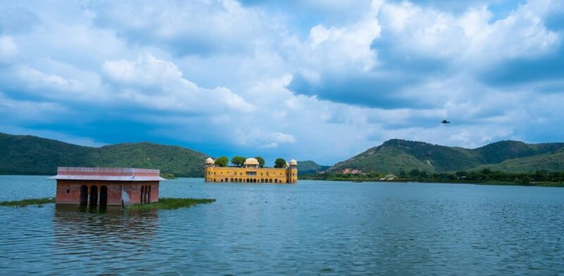 From New Delhi: Jaipur Day Trip With Amber Fort and City - Transportation Details