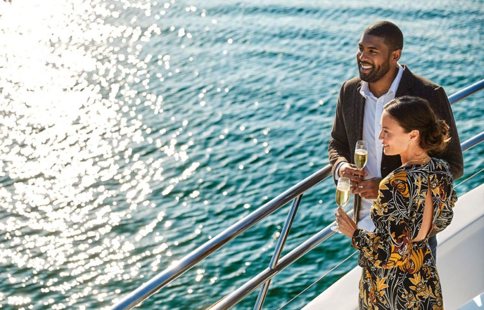 From Newport Beach: Weekend Dinner Cruise With Live DJ - Yacht Cruise Experience