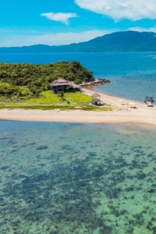 From Nha Trang: Guided Diep Son Island Day Trip With Lunch - Unique Features of the Sandbar