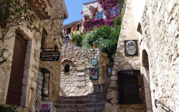 From Nice: Monaco, Monte-Carlo and Eze Village Guided Tour - Experiencing Monte Carlo