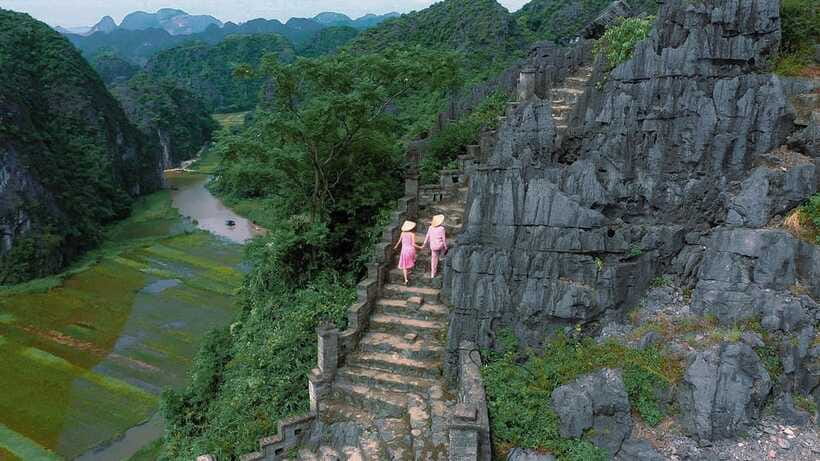 From Ninh Binh: 1 Day Hoalu-Trangan-Muacave -Finish in Hanoi - Scenic Boat Cruise in Trang An