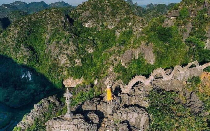 From Ninh Binh: Hoa Lu - Bai Dinh - Trang An - Mua Cave - Bich Dong - Climbing Mua Cave