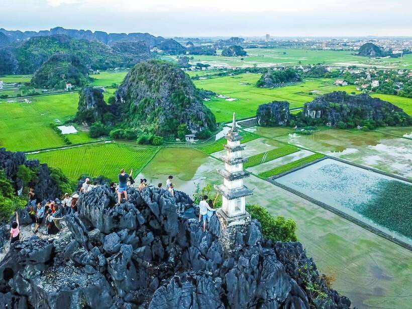From Ninh Binh : Hoa Lu, Trang An, and Mua Cave Day Tour - Enjoying Local Cuisine