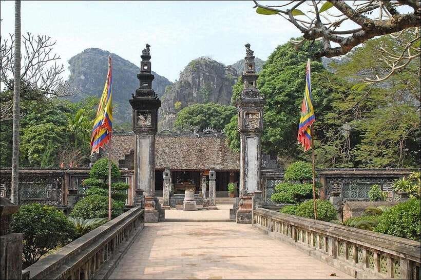 From Ninh Binh : Hoa Lu, Trang An, and Mua Cave Day Tour - Exploring Trang An Scenic Landscape