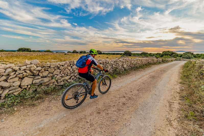 From Novalja: Kolanjsko Blato, Kolan, and Mandre Bike Tour - An In-Depth Look at the Tour