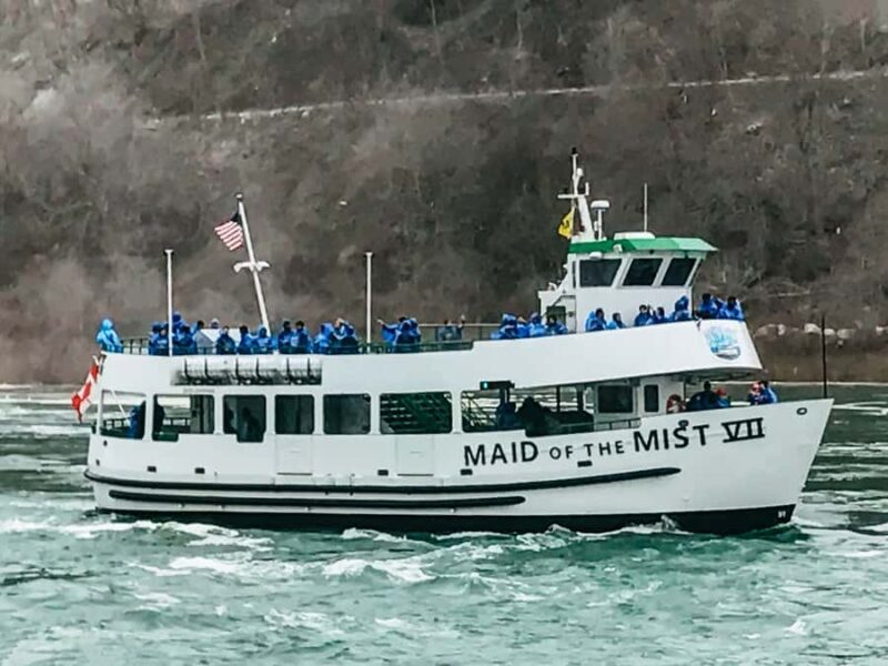 From NYC: 1-Day Niagara Falls Tour - Lunch and Return to NYC