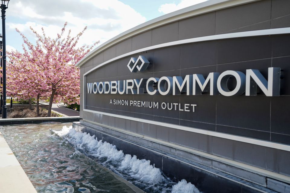 From NYC: Woodbury Common Premium Outlets Shopping Tour - Booking and Flexibility