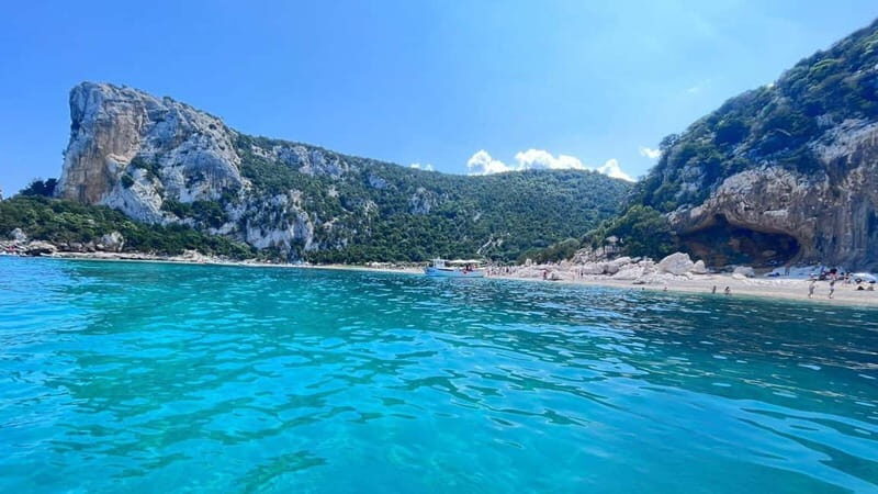 From Orosei: dinghy tour to Cala Ginepro - Cala Goloritzè - Key Points