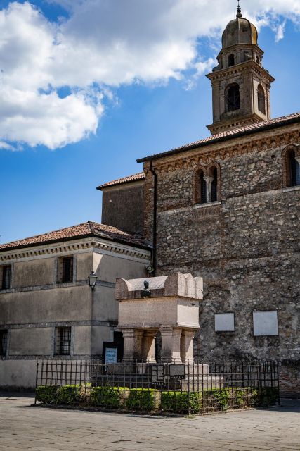 From Padua: Arquà Petrarca Guided Tour - Included in the Tour