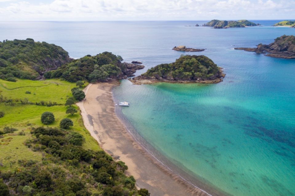 From Paihia: Island-Hopping Sailing Cruise With Picnic Lunch - Practical Tips for Participants