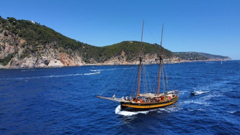 From Palamós: Southern Coast Sailing Tour - Key Points