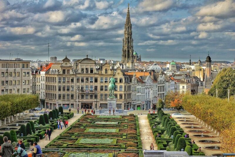 From Paris: Day Trip to the Enchanting Brussels and Bruges - Exploring the Charming Bruges