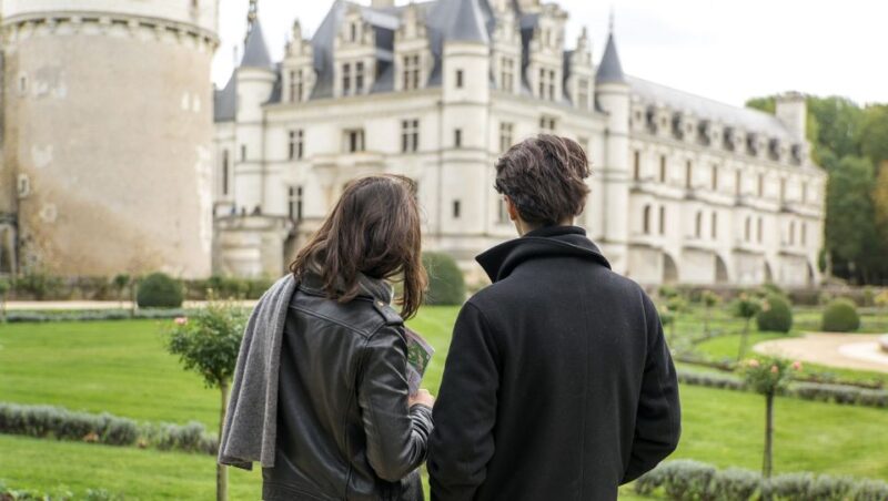 From Paris: Full-Day Loire Valley Chateaux Tour - Château De Chenonceau