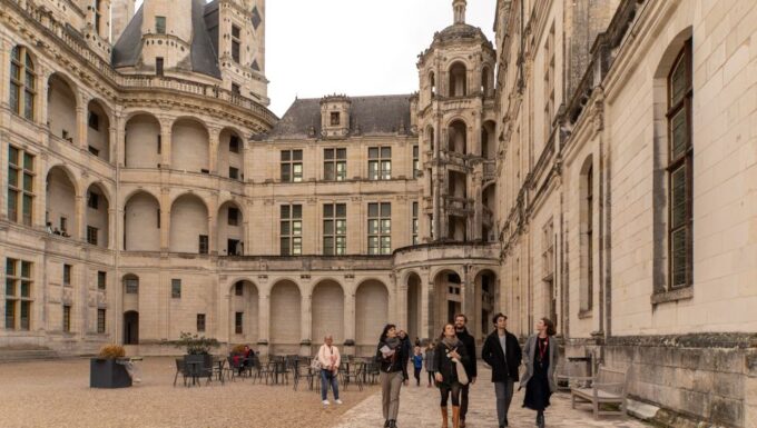 From Paris: Full-Day Loire Valley Chateaux Tour - Important Information