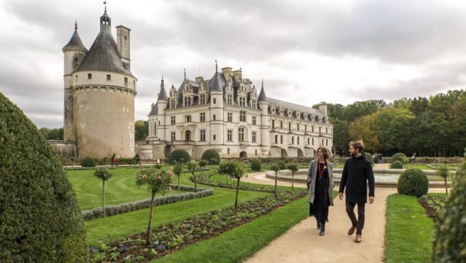 From Paris: Full-Day Loire Valley Chateaux Tour - Customer Reviews and Feedback