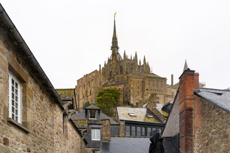 From Paris: Mont Saint Michel Day Trip With a Guide - Itinerary Details