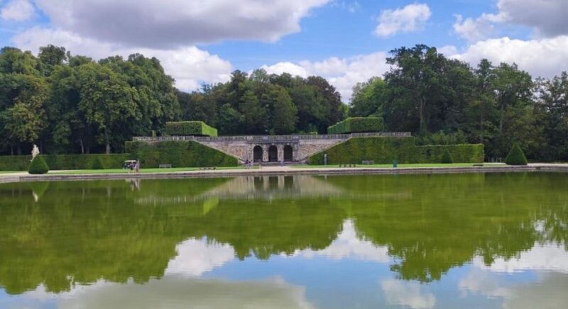 From Paris: the Grand Christmas Vaux Le Vicomte & Fontainebleau - Itinerary and Highlights