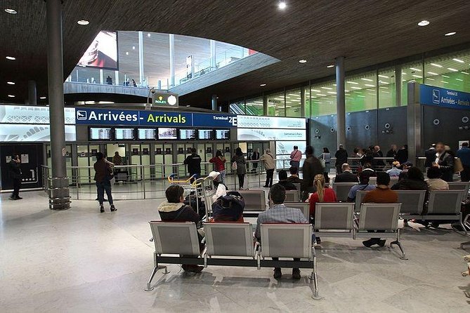 From Paris to CDG Airport or From CDG Airport to Paris (One Way) - Included Amenities and Features