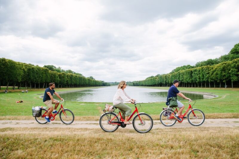 From Paris: VIP Versailles Bike Tour & Kings Apartment Tour - Picnicking Along the Grand Canal