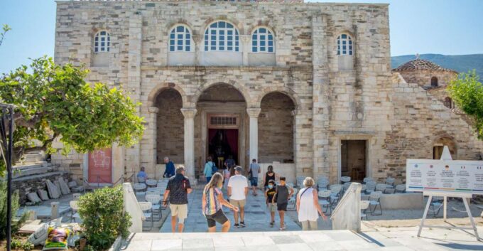 From Paros: Paros and Antiparos Islands Guided Tour - Visiting Lefkes and Naousa