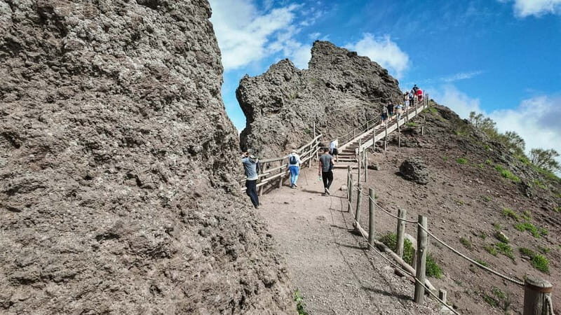 From Pompeii: Mount Vesuvius with bus, ticket and audioguide - The Experience in Detail