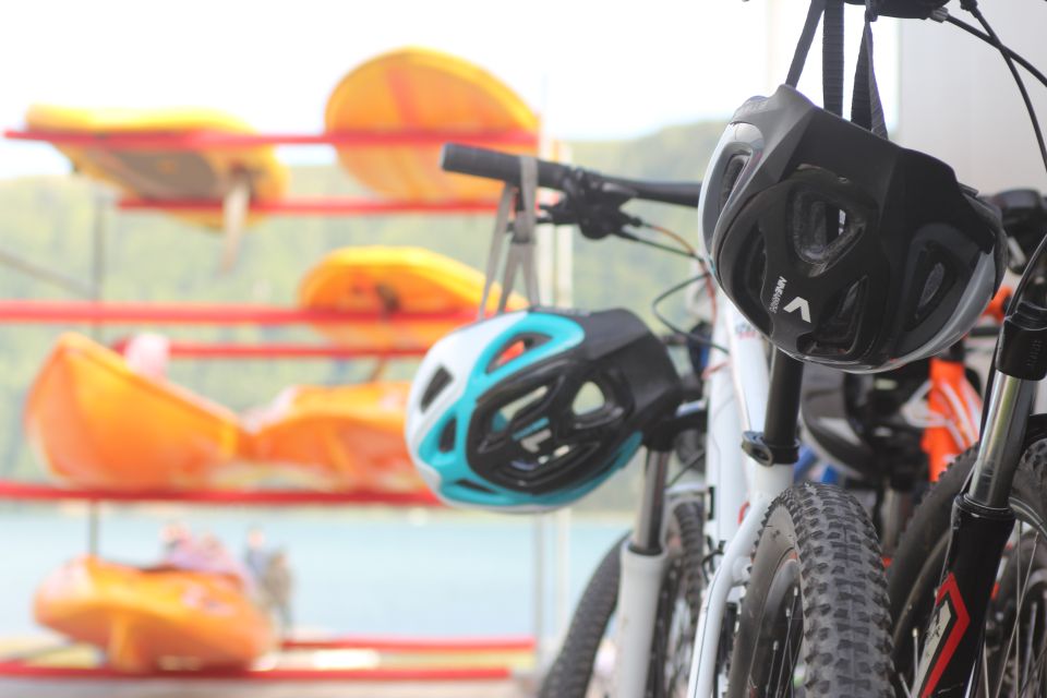 From Ponta Delgada: Sete Cidades Jeep, Bike, & Kayak Tour - Bike Ride Along the Lake