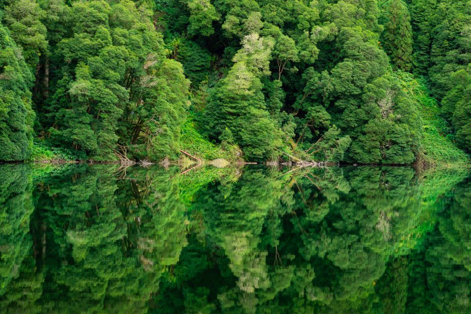 From Ponta Delgada: Sete Cidades Jeep, Bike, & Kayak Tour - Exploring the Volcanic Crater