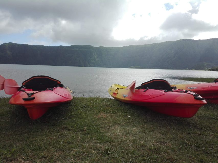 From Ponta Delgada: Sete Cidades Walk, Tasting and Kayaking - Walking Tour to Sete Cidades