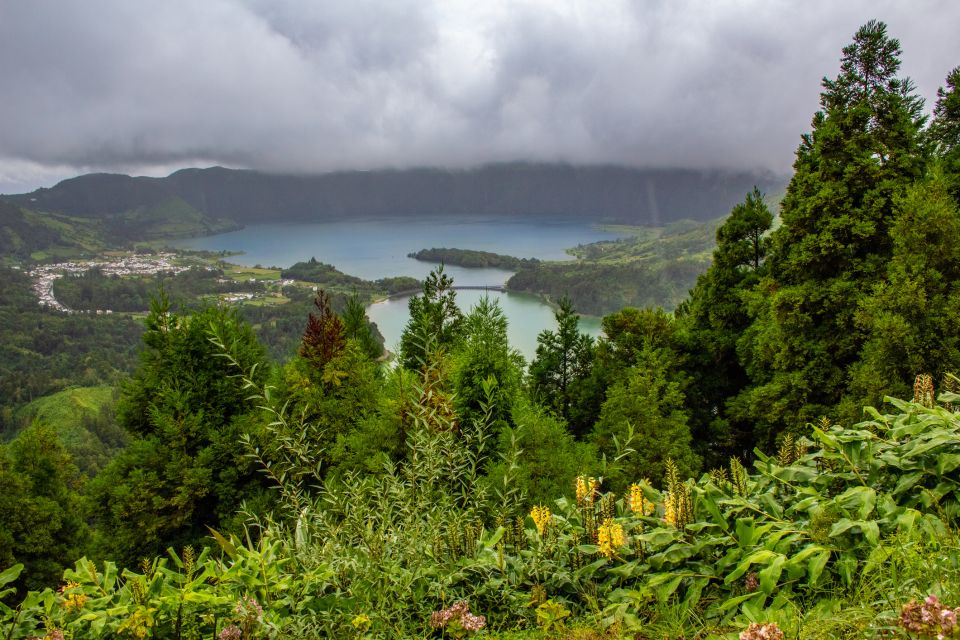 From Ponta Delgada: Vista Do Rei to Sete Cidades Guided Trek - Scenic Viewpoints
