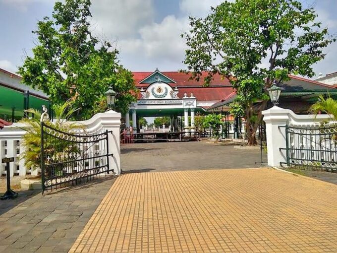 From Port Semarang : Yogyakarta Private Tour With Lunch - Taman Sari Water Palace
