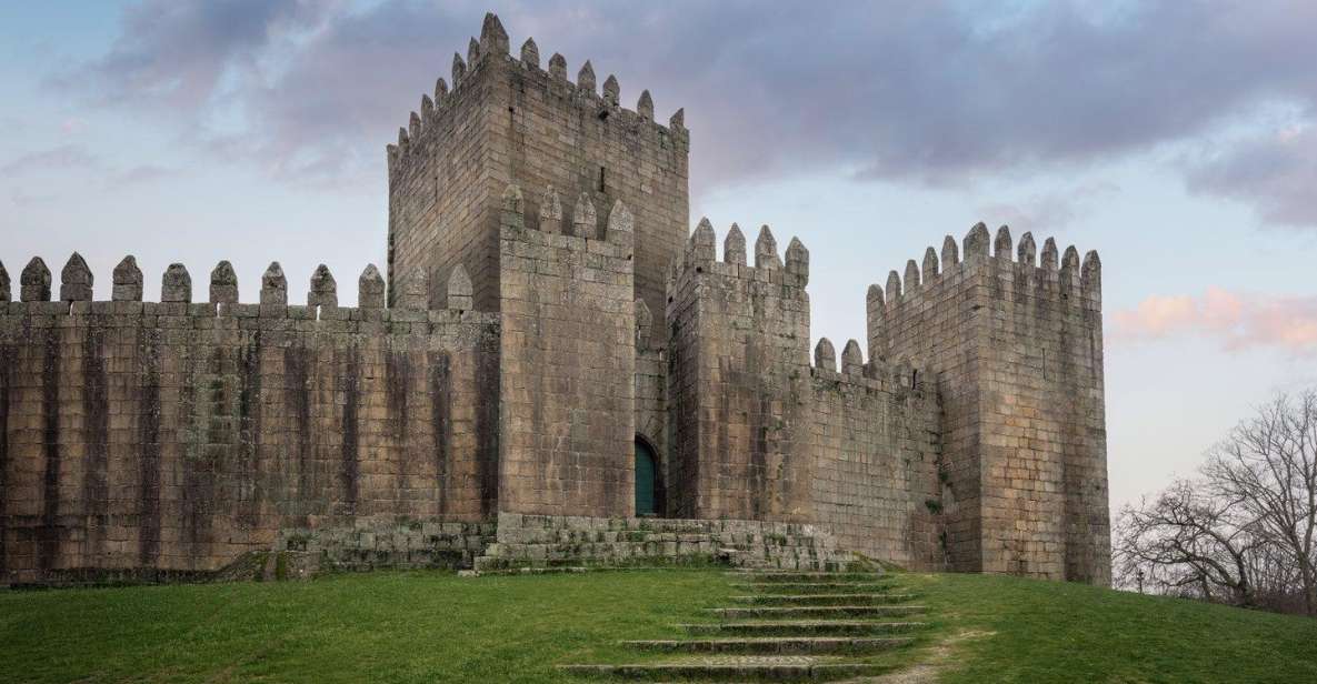 From Porto: MINHO Tour / Guimarães - Braga 1 Day - Group Size