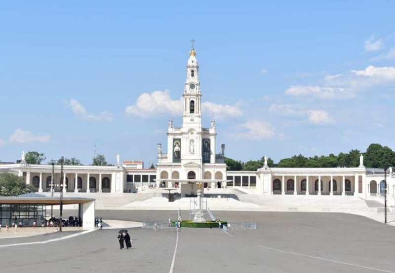 From Porto: Private Transfer to Lisbon w/ up to 4 City Stops - The Sum Up