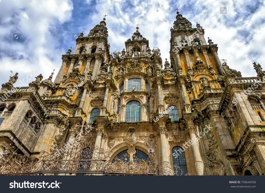From Porto: Santiago De Compostela Full Day Tour - Valença Do Minho Visit