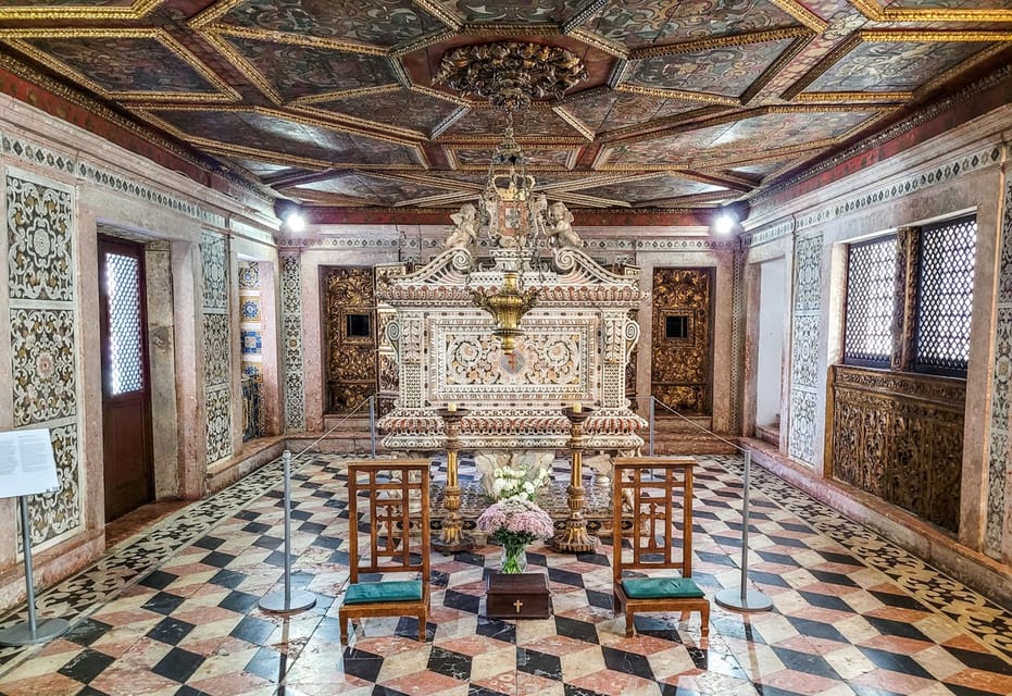 From Porto to Aveiro & Costa Nova: 1-day pass (Small Groups) - Key Points